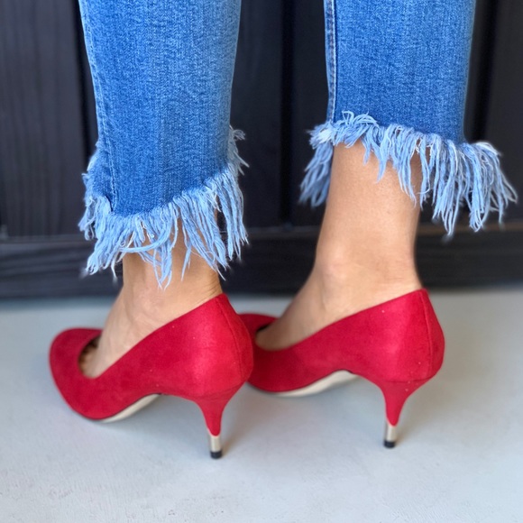 Killer Instinct Red Mid Heel Stiletto Pump - Picture 3 of 7